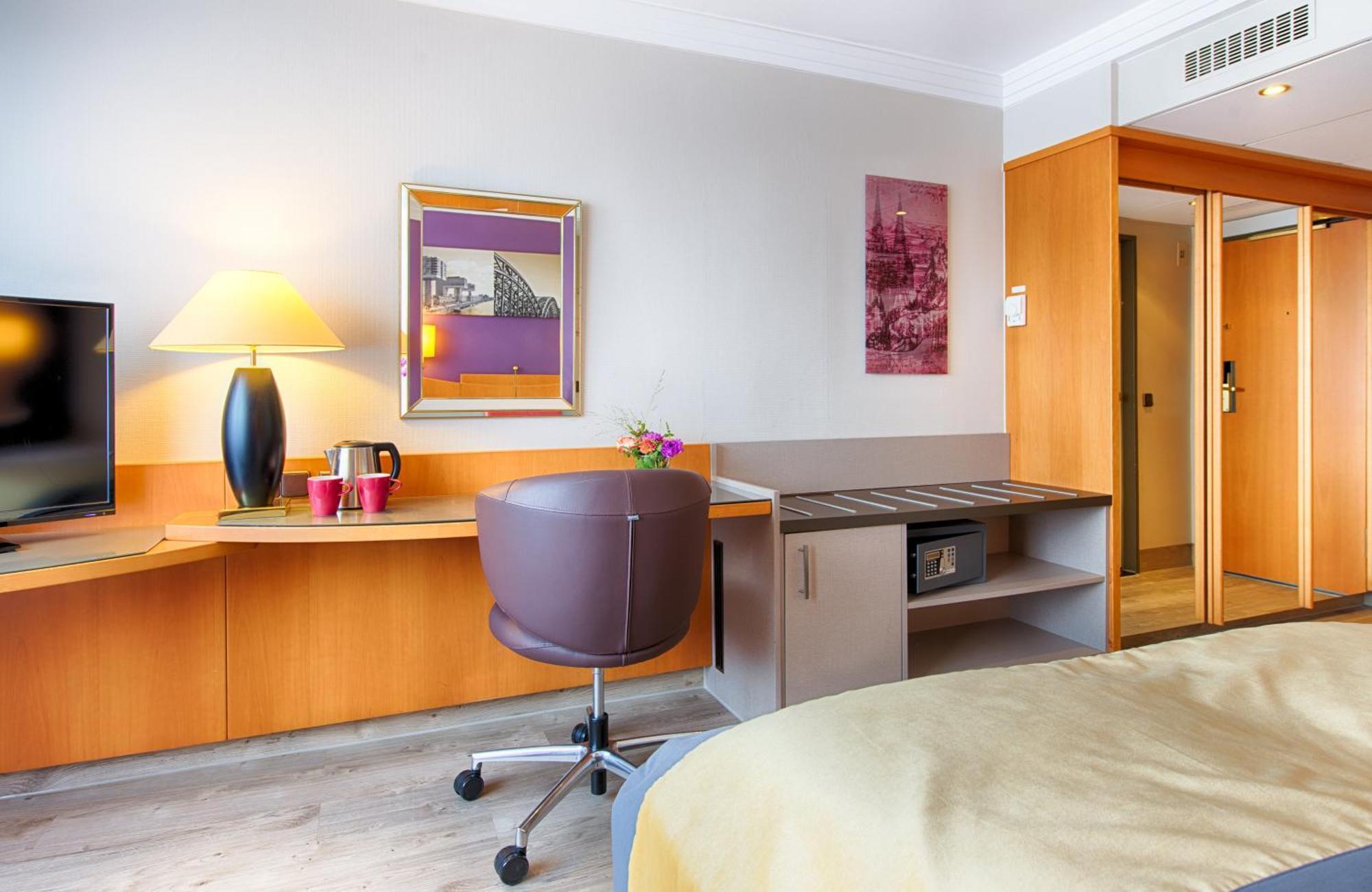 Leonardo Royal Hotel Koeln - Am Stadtwald Bagian luar foto